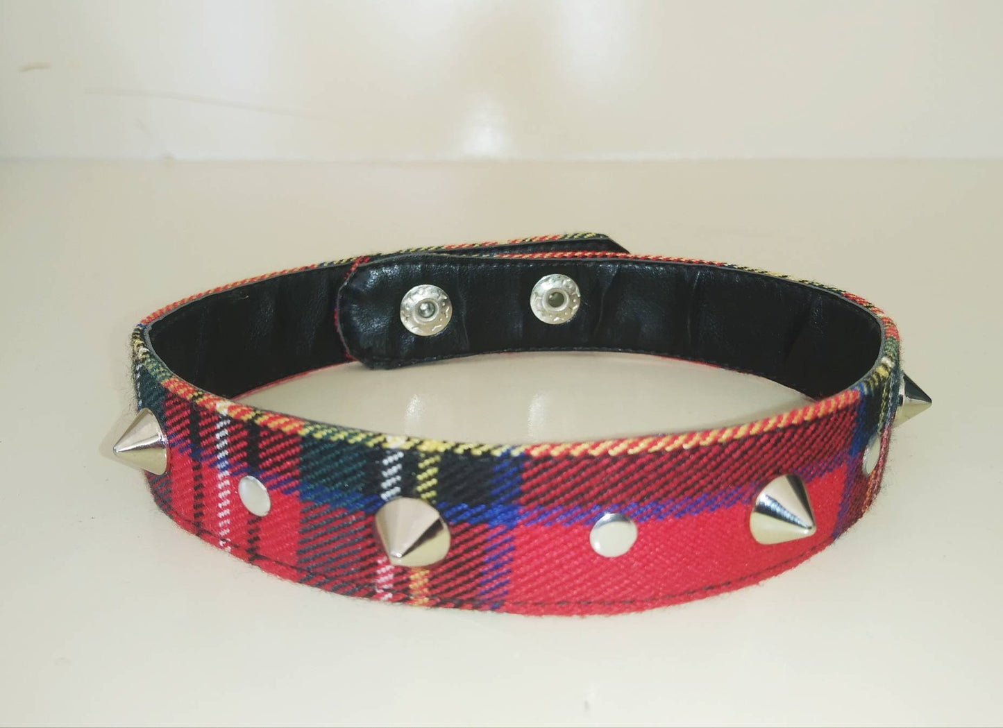 Red Tartan Choker, Handmade, Regulable, 2 Sizes, punk clothing, gothic wear, harajuku,emo, visual kei, punk choker, studs choker