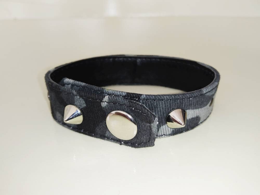 Grey Army Wristband, Handmade, Regulable, 2 Sizes, punk clothing, gothic wear, harajuku, emo, visual kei, punk wristband, kawaii wear,grunge