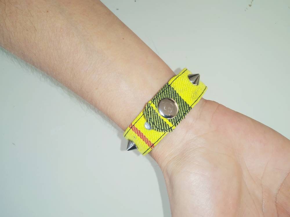 Yellow Tartan Wristband, Handmade, Regulable, 2 Sizes, punk clothing, gothic wear, harajuku,emo, visual kei, punk wristband, kawaii, grunge