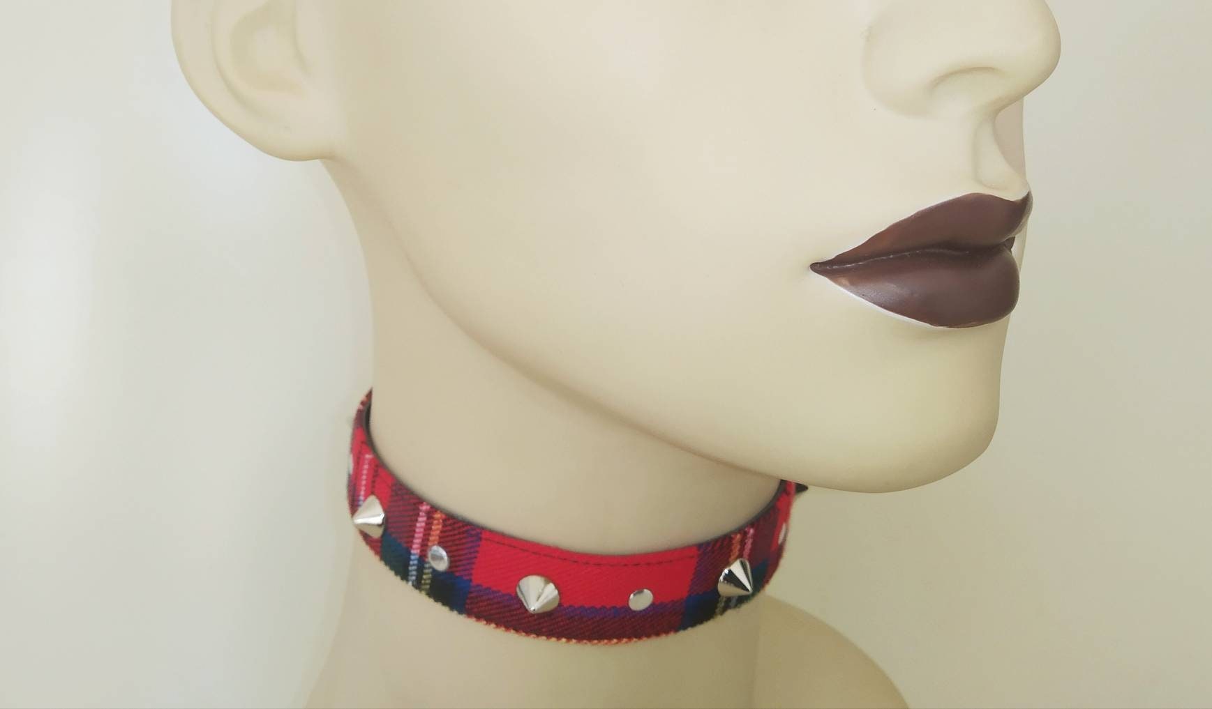 Red Tartan Choker, Handmade, Regulable, 2 Sizes, punk clothing, gothic wear, harajuku,emo, visual kei, punk choker, studs choker