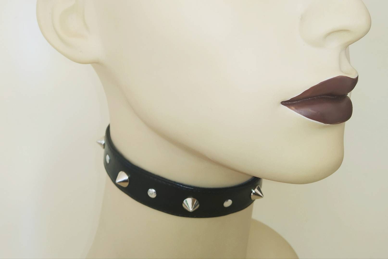 Black Spiked Choker, Handmade, Regulable, 2 Sizes, punk clothing, gothic wear, harajuku,emo, visual kei, punk choker, studs choker