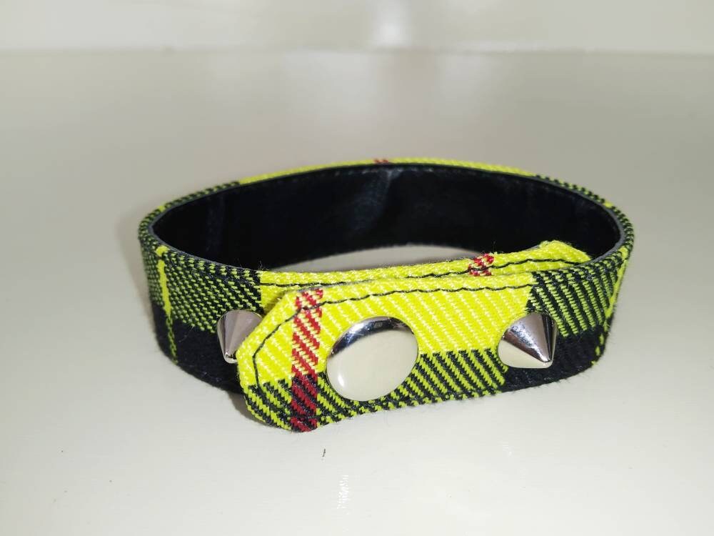 Yellow Tartan Wristband, Handmade, Regulable, 2 Sizes, punk clothing, gothic wear, harajuku,emo, visual kei, punk wristband, kawaii, grunge