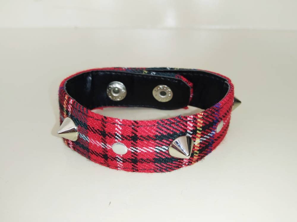 Red Tartan Wristband, Handmade, Regulable, 2 Sizes, punk clothing, gothic wear, harajuku,emo, visual kei, punk wristband, kawaii, grunge