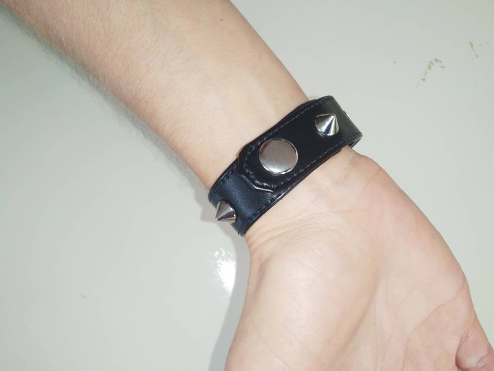 Black Spiked Wristband, Handmade, Regulable, 2 Sizes, punk clothing, gothic wear, harajuku,emo, visual kei, punk wristband, Tartan wristband