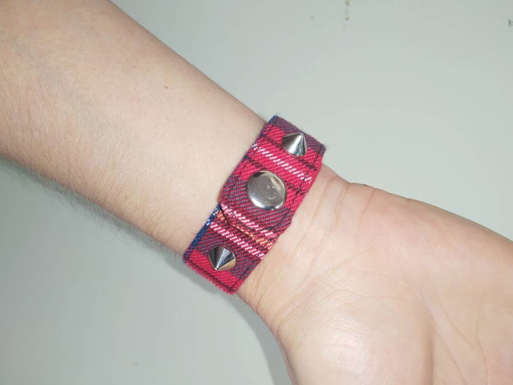 Red Tartan Wristband, Handmade, Regulable, 2 Sizes, punk clothing, gothic wear, harajuku,emo, visual kei, punk wristband, kawaii, grunge