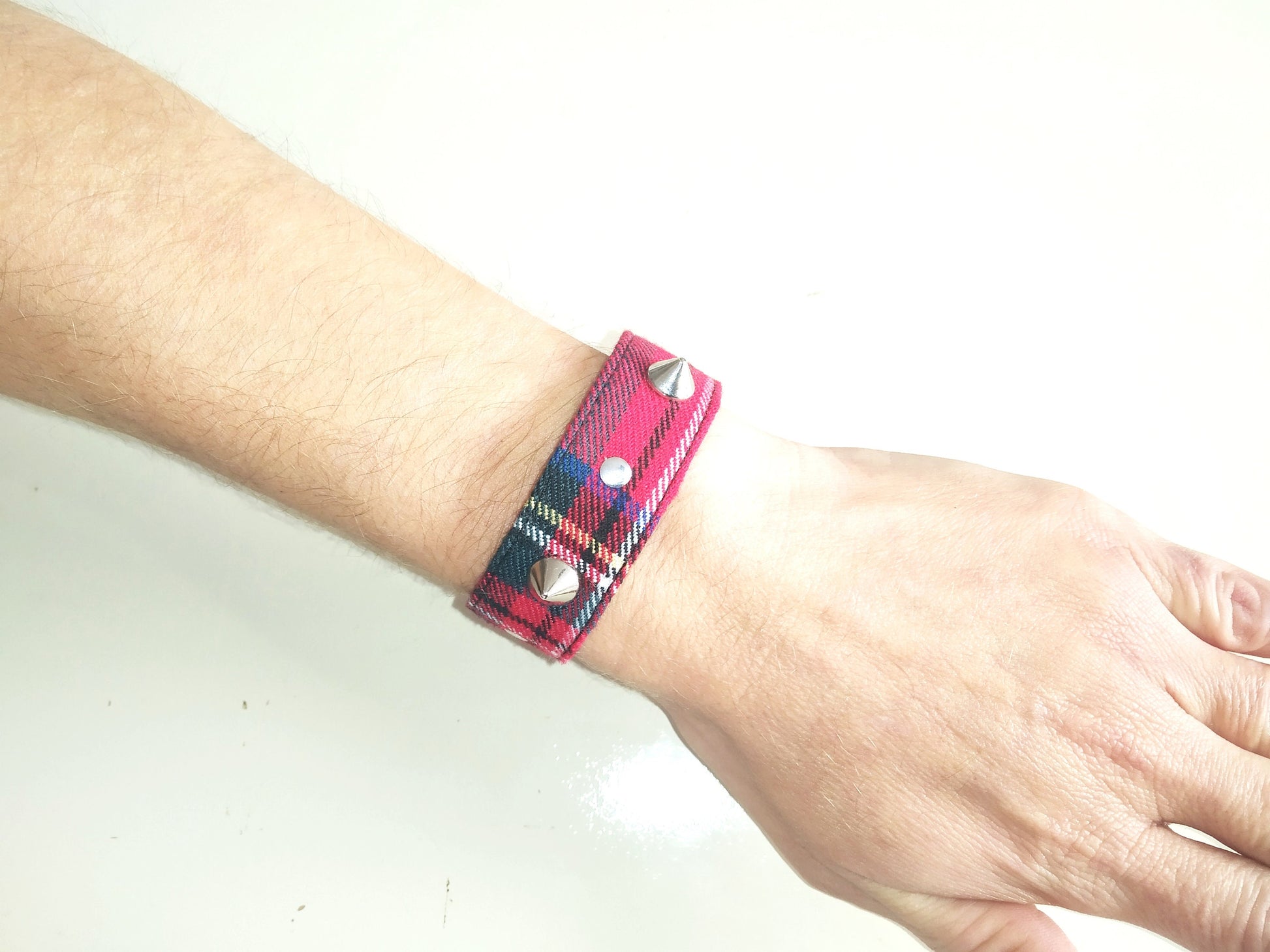 Red Tartan Wristband, Handmade, Regulable, 2 Sizes, punk clothing, gothic wear, harajuku,emo, visual kei, punk wristband, kawaii, grunge