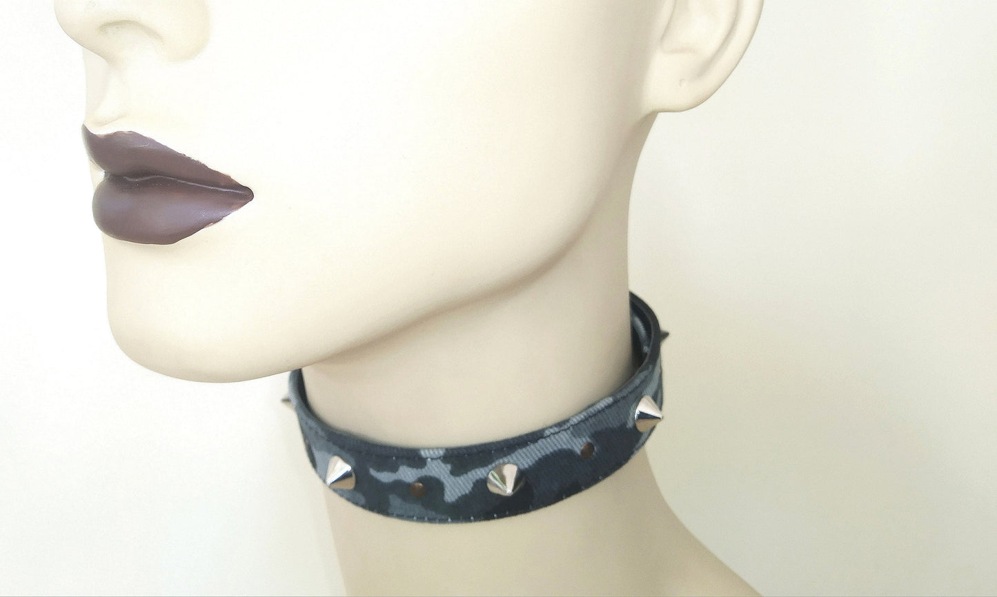 Grey Army Choker, Handmade, Regulable, 2 Sizes, punk clothing, gothic wear, harajuku,emo, visual kei, punk choker, studs choker